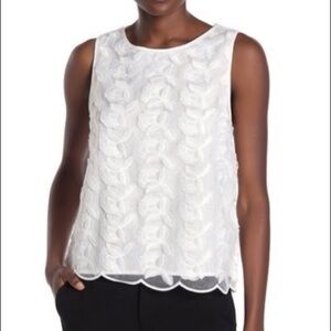 🦋 H&M Elegant White Embroidered Crew Neck Floral Lace Sleeveless Fitted Blouse 🤍